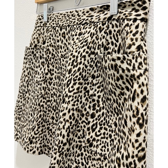 Leopard Print Mini Skirt with Pockets - Picture 2 of 4